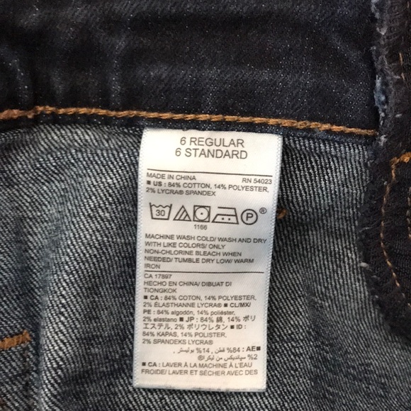 Old navy maternity skinny jeans size 6 dark wash - Picture 3 of 3